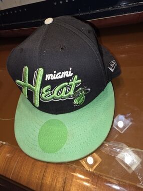 Men's New Era 9fifty Miami Heat Snapback Hat Black & Green Hardwood Classic